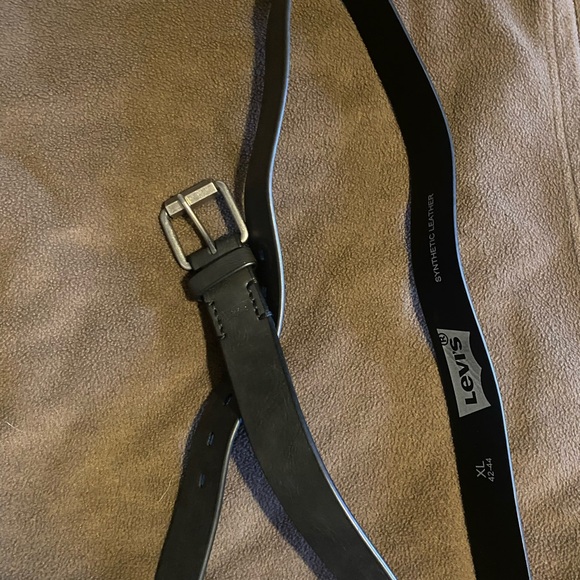 Levi’s charcoal gray belt 42–44. New - Picture 5 of 5
